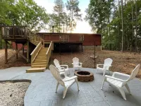 Gaston Getaway- Location, Lake, Fun & Firepit!