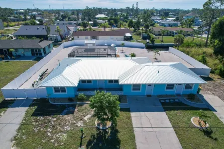 Clean,Great Location,Dockage Available,Heated Pool,3 Units, Huge Back Yard.Apt A Отели в г. Гров-Сити