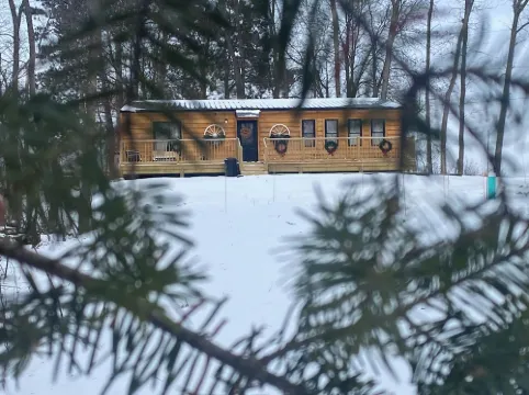 Private 3Bdr Cabin on Apple River Kayaks, Sups, & Sauna. Pet Friendly!