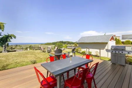 Experience Sequim Charm & Amazing Lighthouse Views, by the Olympic National Park Отели рядом с достопримечательностью «Нью Дангенесс Лайтхаус»