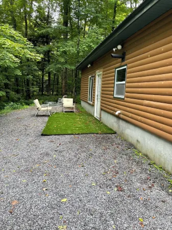 Adirondack Cabin w/Kayaks, Direct Snowmobile&ATV Trails, Swimming, Hiking, WiFi