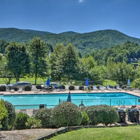 Sky Valley Creekside Getaway! Hike-Swim-Golf!