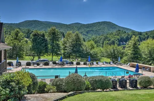 Sky Valley Creekside Getaway! Hike-Swim-Golf!