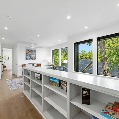 Luxury Escape in Austin’s Iconic Bouldin Creek Perfect Location + Private Pool!