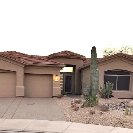 Luxury 4 Bed,  4 Bath with Heated Pool, Spa Outdoor Kitchen & Putting Green