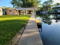 Deep Water Canal with Direct Access to the Homosassa River. Scalloping Heaven.