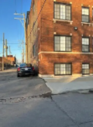 Modern Loft in Historic Building. Free Parking!