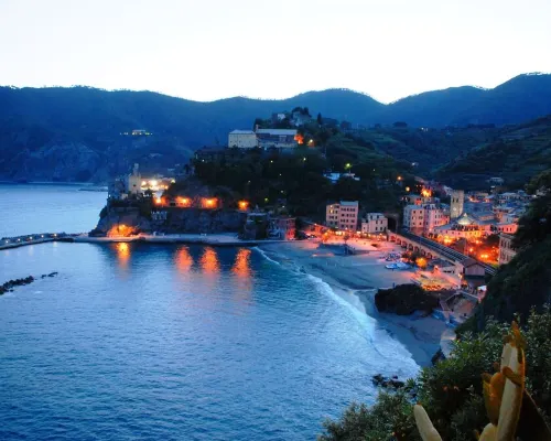 CENTRALLY quiet and typical residence -150 mt. from the sea Hotel a Levanto
