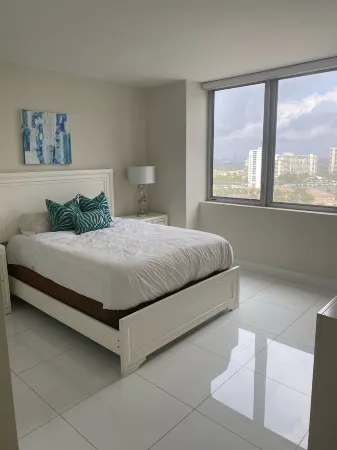 Beautiful 2 bedroom condo w/ocean views