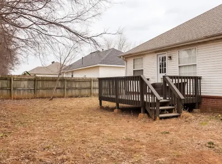 3 bed, 2 bath Luxury Home- SteamPunk Station close to everything!