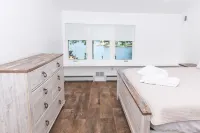 Cheerful Cottage with hot tub