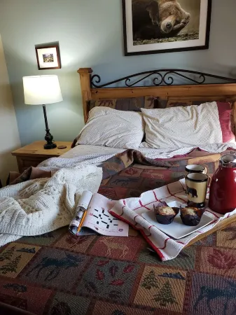 Remodeled Summit View Condo! Near Golf Course, Skiing, Hot Springs, and more!