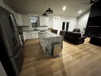 Modern 3 BR home, interior lot near Lake Keowee, Clemson, Walhalla, Seneca.