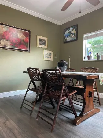 Charming 2 Bedroom Cottage Homestead with AC, WiFi in Deerfield Beach Отели рядом с достопримечательностью «Парк Дирфилд Айленд»