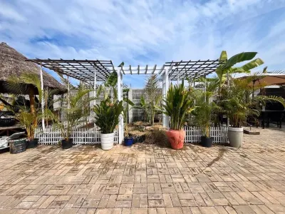 Samroas Homestay Hoteles cerca de ZTO Oudong