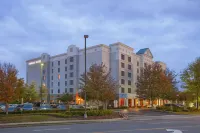 Embassy Suites by Hilton Atlanta Alpharetta Hotels in der Nähe von Mansell House and Gardens