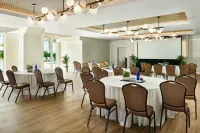 Faro Blanco Resort  Marathon, Curio Collection by Hilton