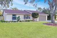 NEW! 2 mi to IMG, Heated Salt Pool, Hot Tub, Game Room, Putting Green