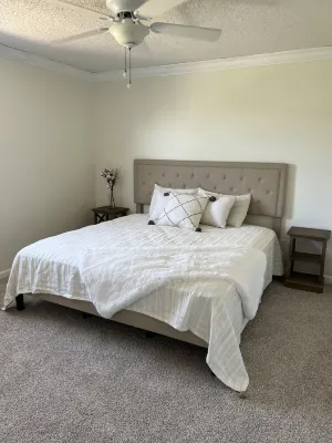 McDaniel Farmhouse with pool & 12 person hot tub Hotels in Hamilton County