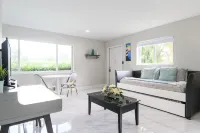 Hot Spa - Super Clean - 8 M Drive to Beach, Restaurants, Nightlife Hotels in Lighthouse Point