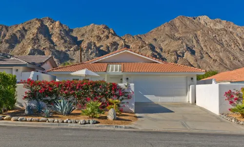DESERT HOUSE- Pool, Mountain Views, Nr. Hiking Biking trails. 3BR-2Bath064535