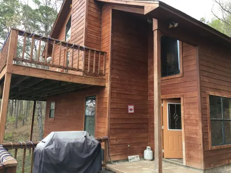 Greers Ferry Lake - Crockett's Escape Cabin with 6 person hot tub