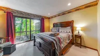 Stunning Asheville Home w/ Hot Tub, Pool Table, Sleeps 12, 6 Miles from Downtown