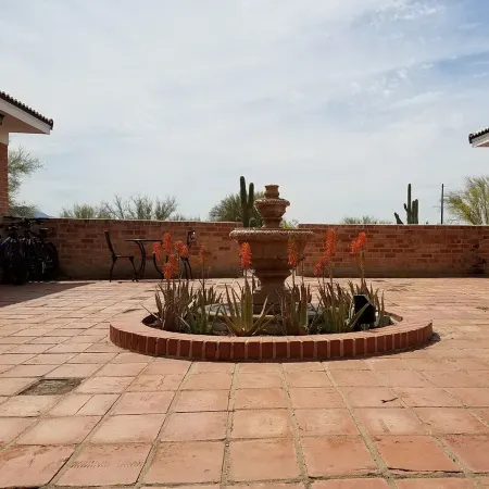 Foothills Ranch House in Casas Adobes, 8 ac estate with Pool, Tennis, Pickleball