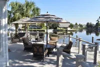 New Orleans Area Private 4BR waterfront home! Swim Boat Grill !!!!!