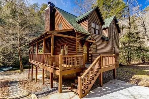 Steps from the River, Fast Internet, Hot Tub, Fishing, Peaceful, Family Friendly