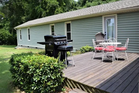 Moonshine Cottage - Time to GOLF!