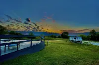 Private Country Home on 4 Acres, Open Space, Pool, Hot Tub, Gameroom, Pond