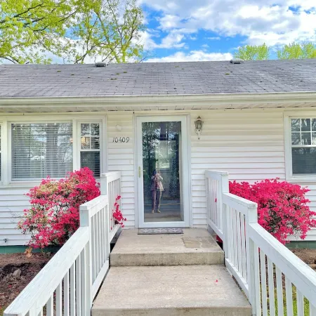 Cozy Cottage 2 bedroom house one and half bathrooms Cumberland, Md with AC, WiFi