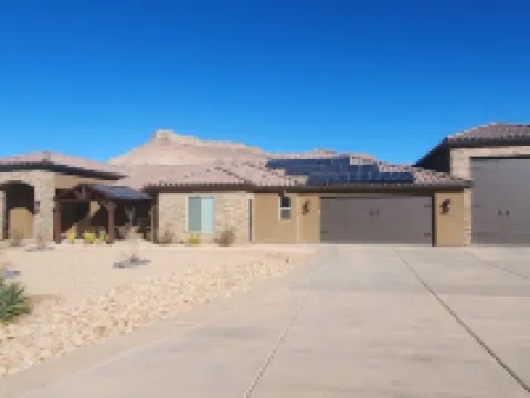 "Zions Gateway Casita" 14 Miles from Entrance of Zion National Park. 維爾京酒店