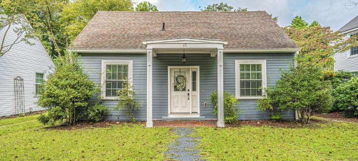 The McCaskill Cottage in the Village of Pinehurst! Hotels in Pinehurst