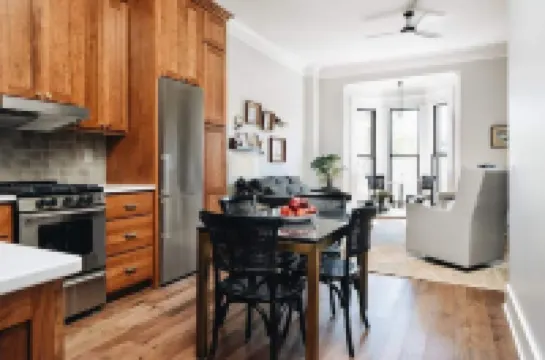 Ulysses Suites, Suite 301