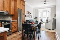 Ulysses Suites, Suite 301