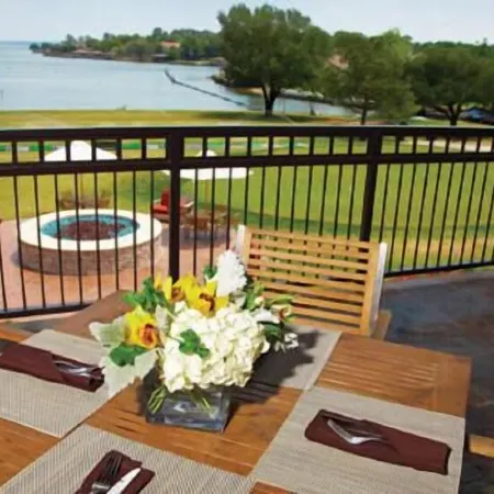 Unobstructed open water lake house for friends & family fun w/Tesla charger