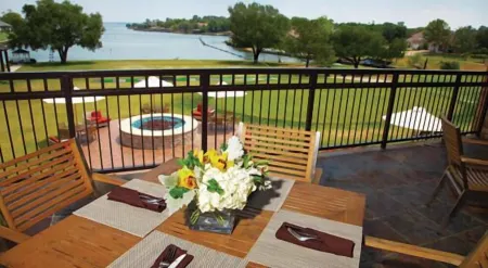 Unobstructed open water lake house for friends & family fun w/Tesla charger