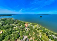 Sleeps 22! First Class home with 2 master suites on Lake Sam Rayburn!