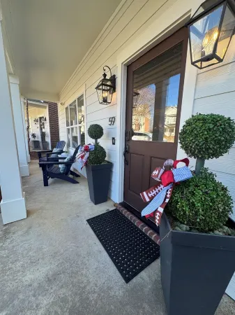 Southern Charm & Quiet luxury— Mile to Ole Miss, the Square & the Grove.