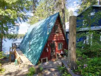 Beautiful Waterfront Hideaway at Sacheen Lake Hotels in Pend Oreille County