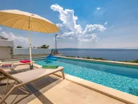 Marika - Pool