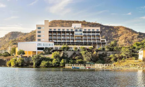 Via Lakhela Resort & Spa