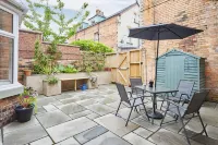 Host & Stay - the Courtyard at No.47