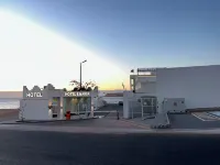 Hayat Haql Hotel and Marina