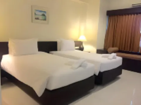 โรงแรมเดอะไวท์เพิร์ล