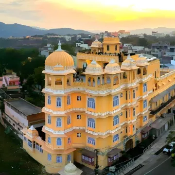 Bloom Boutique | Lake Pichola