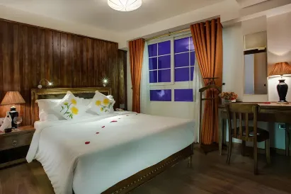 Free Airport Service Deals w Singita Classy Boutique Hotel & Travel
