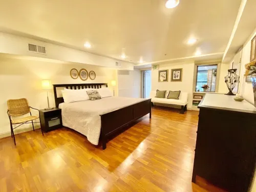 The 3 Bedroom Clifford House in Historic Mount Vernon